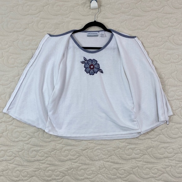 Alfred Dunner White Sweater with Blue Floral Detail Size Petite Large - Picture 3 of 10